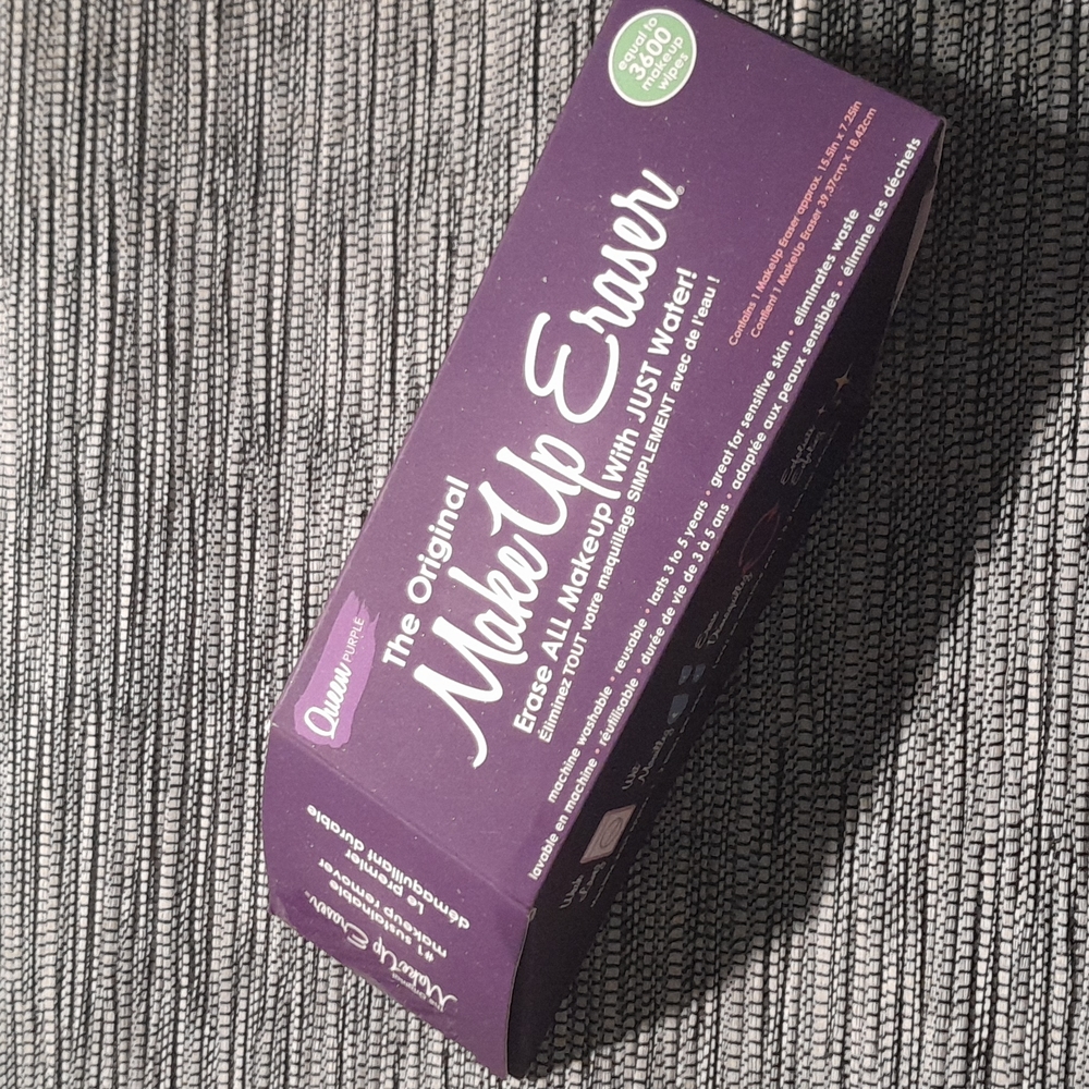 THE ORIGINAL MAKEUP ERASER QUEEN PURPLE